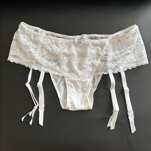 Victoria's Secret White Lace Garter Panty Newer Used